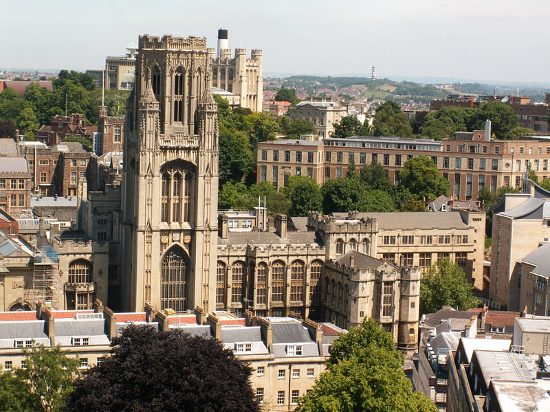 Đại học Bristol trường Đại học đầu tiên của Vương quốc Anh chào đón phụ nữ bình đẳng 