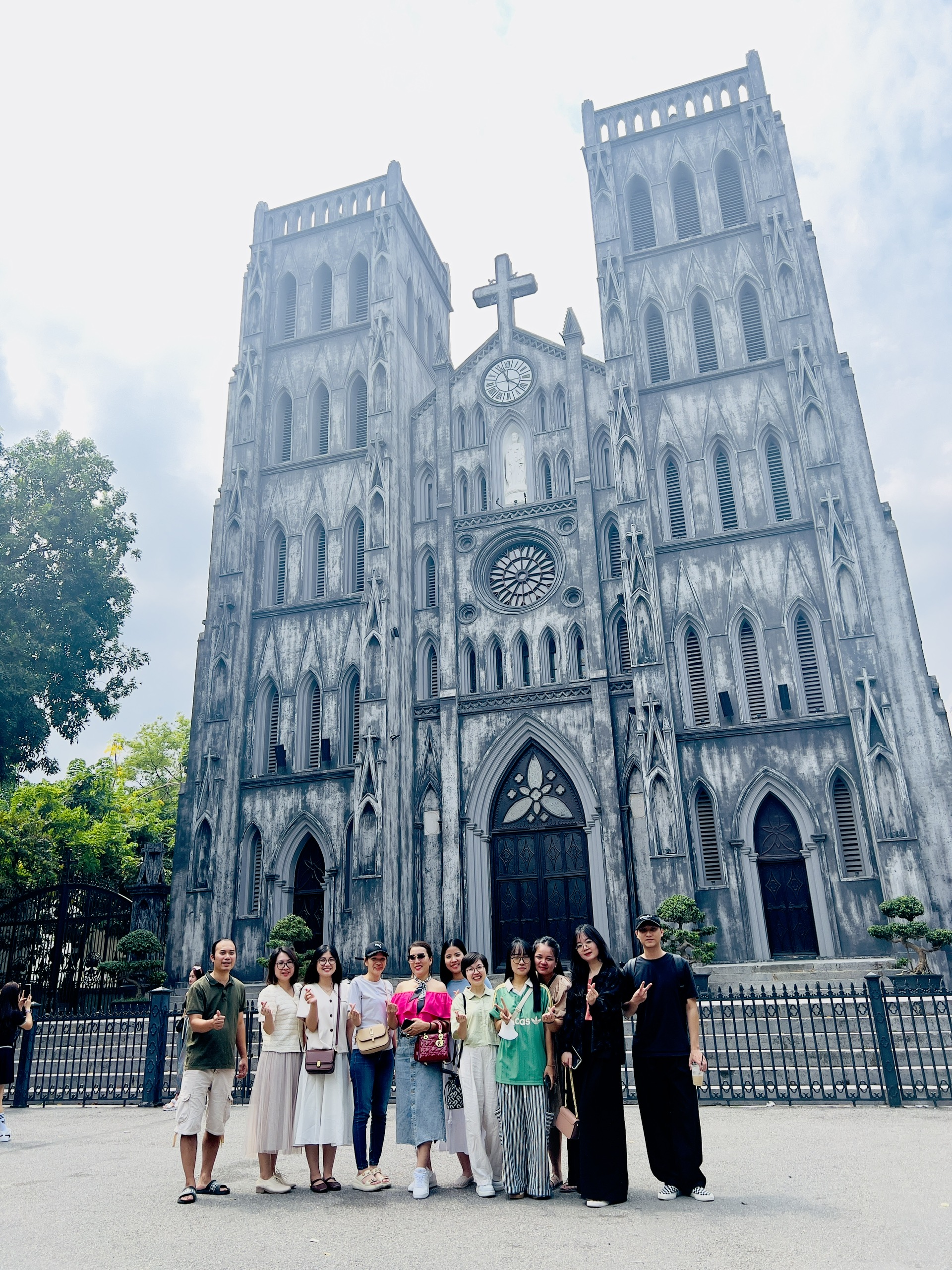 Tập thể EduGlobal cùng nhau vi vu Hà Nội