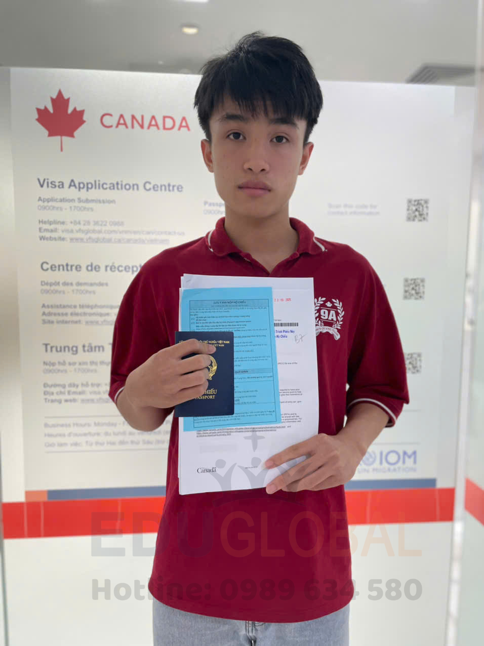 Đồng hành cùng em Vương tới Trung tâm tiếp nhận Thị Thực Canada để lăn tay