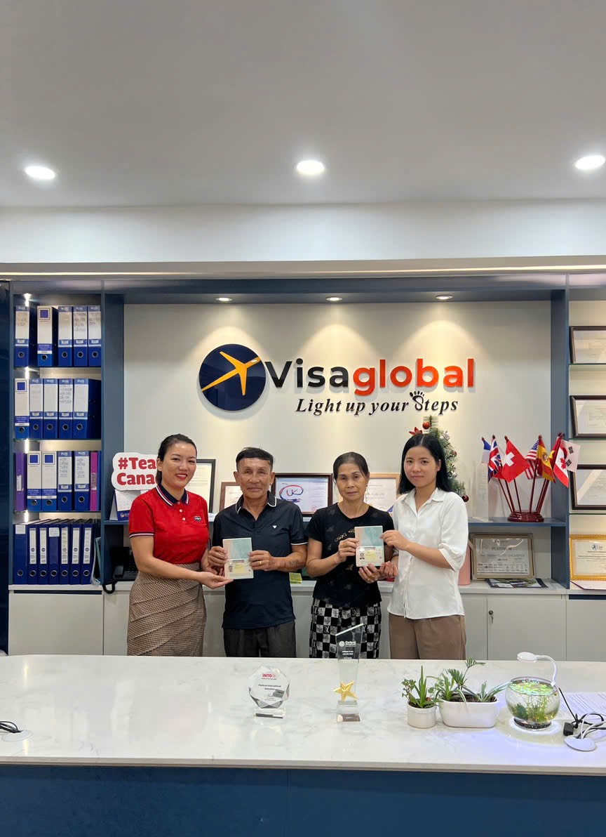 Cô Chiến - Chú Bích trực tiếp tới cty nhận về Visa UK