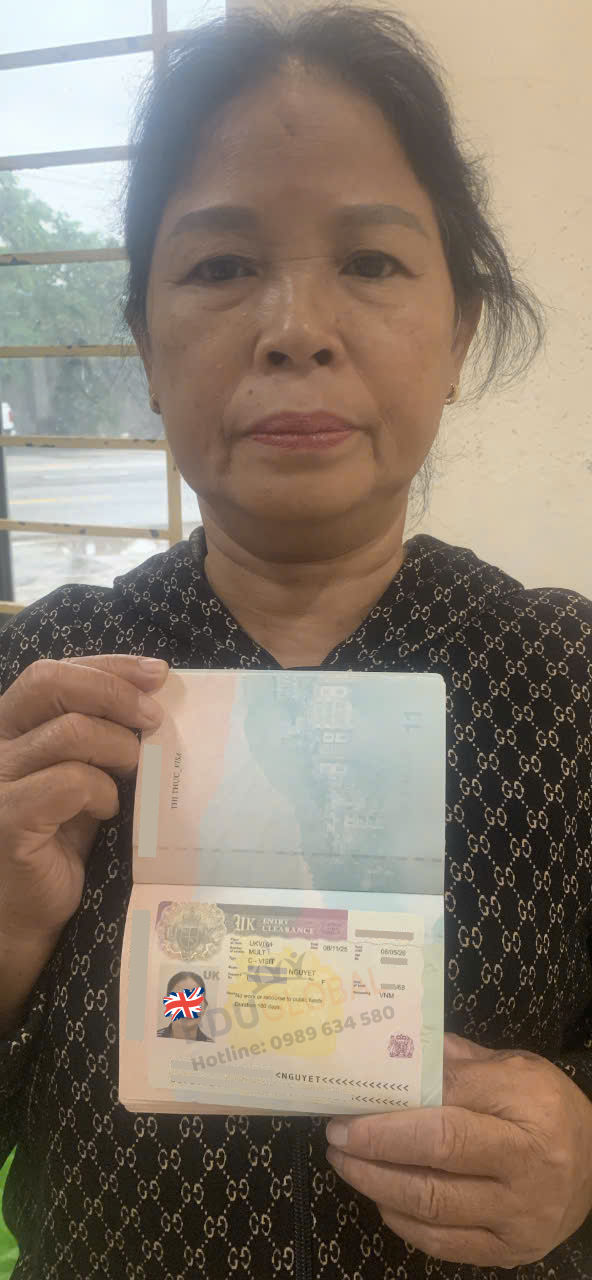 Cô Nguyệt thành công nhận về tay visa uk thăm thân