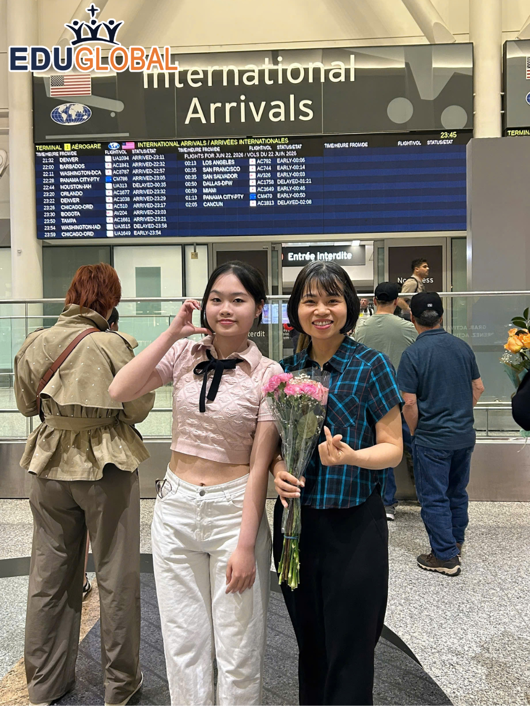 Niềm hạnh phúc của chị Thảo khi thành công có mặt tại Canada đoàn tụ cùng con