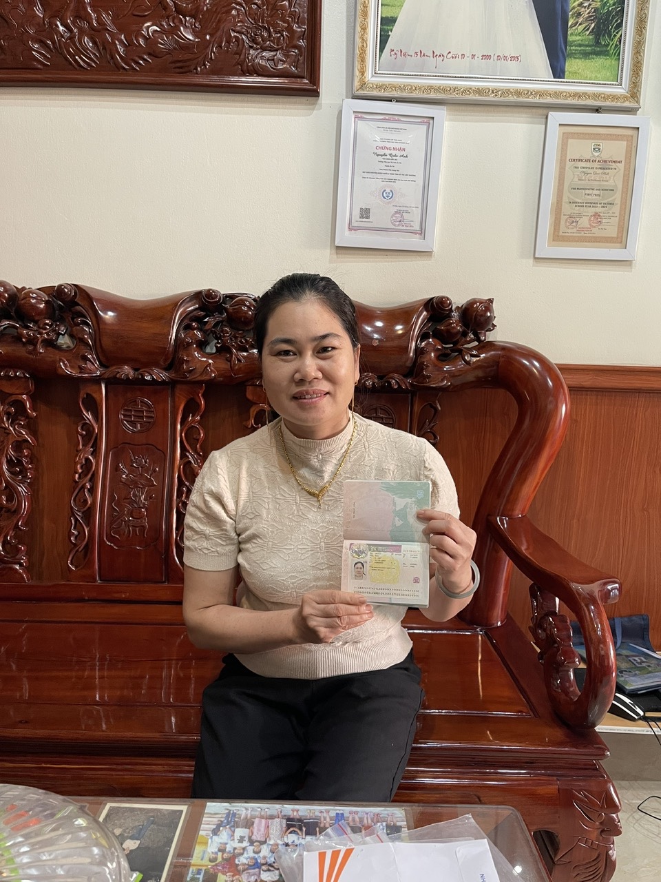 Chị Loan thành công nhận Visa thăm thân Uk 2 năm